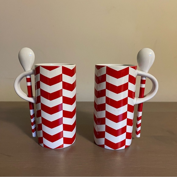 Starbucks Red and White Chevron Hot Chocolate Ceramic Mug Set - Picture 3 of 6